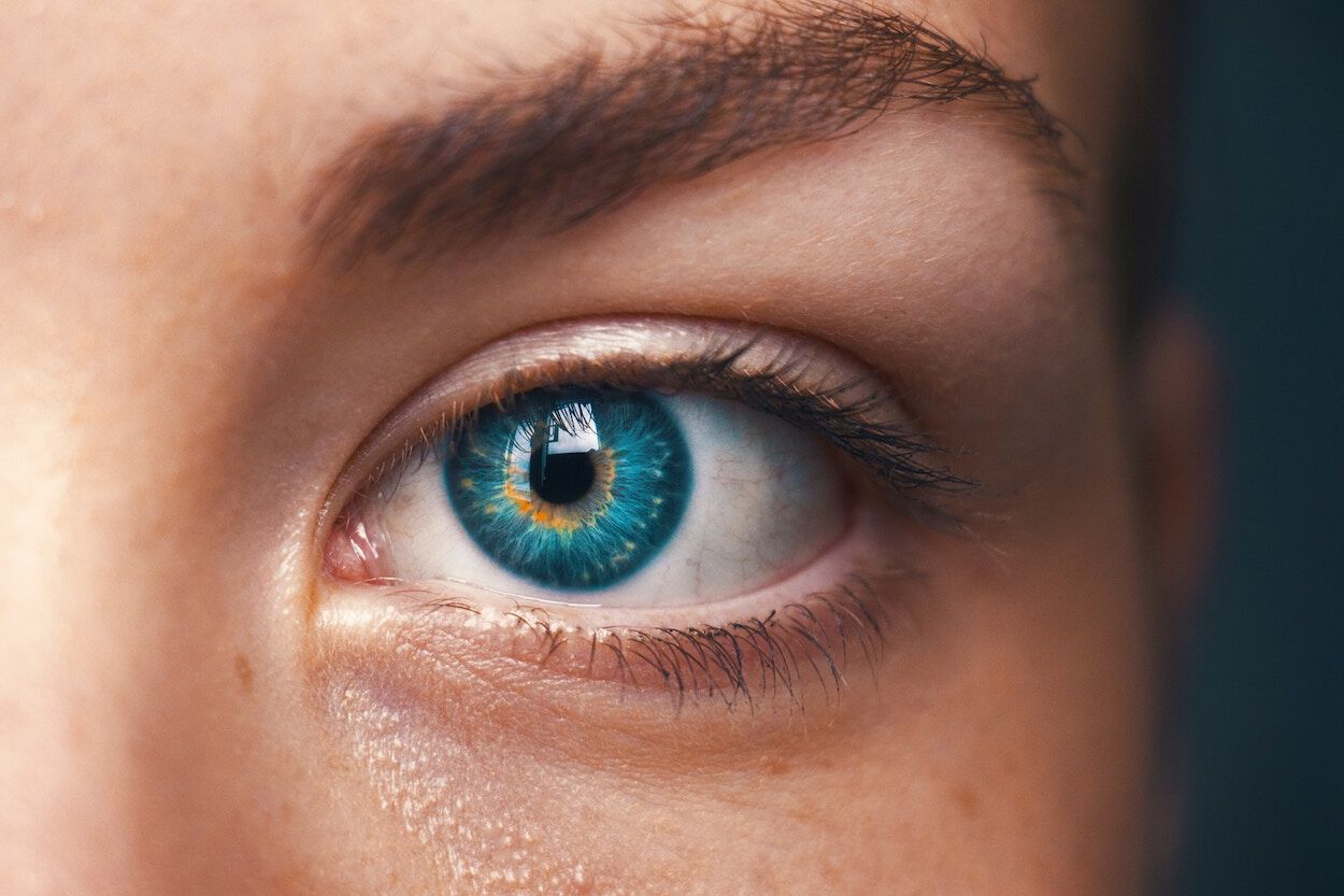 Blauw oog van een vrouw