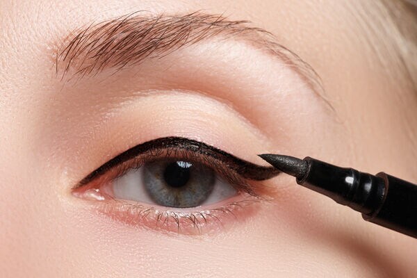 Matte eyeliner