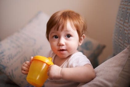 Drinkbekers voor je kleintje: alles wat je moet weten